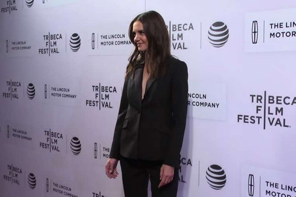 Katie Holmes Pakai Krim Plasenta