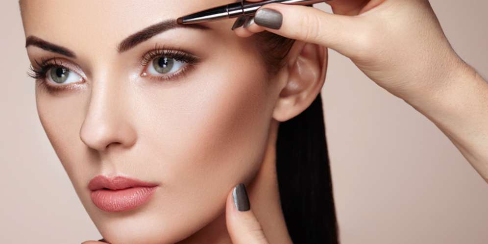 Mengecat Alis dengan Kopi