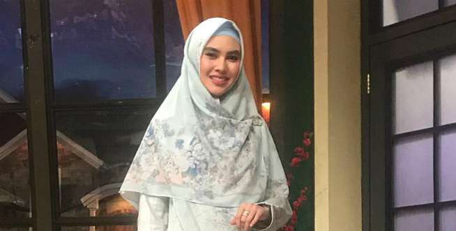 Anggun dengan Putih