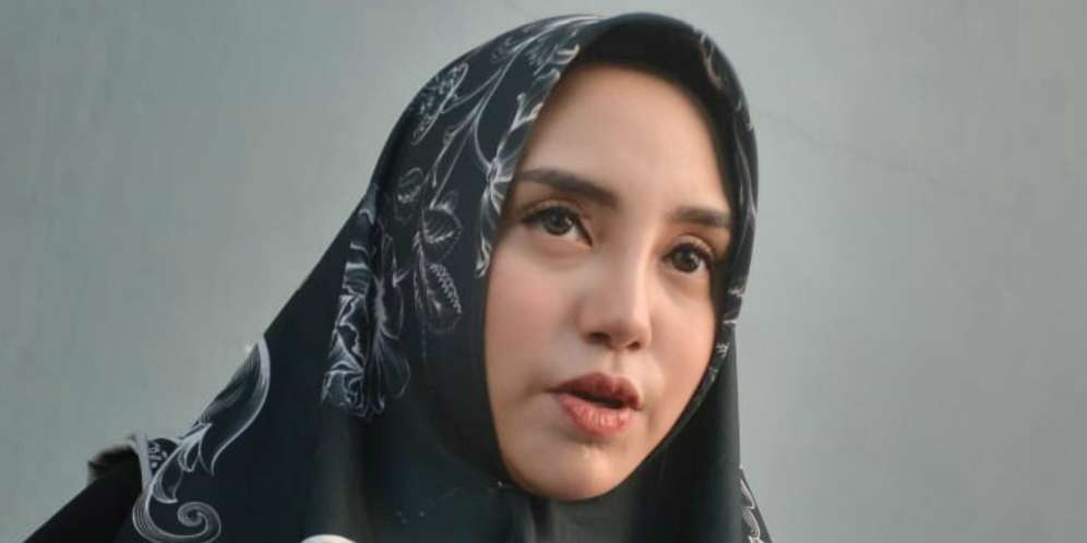 Santun dengan Gamis