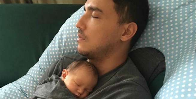 Hamish Daud Lakukan 'Gendong Kangguru', Ini Manfaatnya