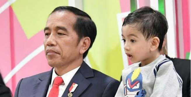 Jokowi 'Ngakak' dengar Jawaban Jan Ethes Saat Ditanya Nunung