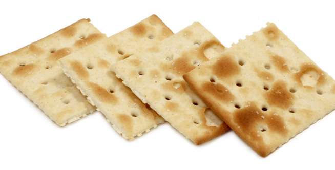Crackers dan Popcorn