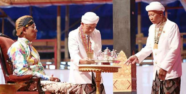 Uniknya Penyajian Teh untuk Sri Sultan Hamengku Buwono X