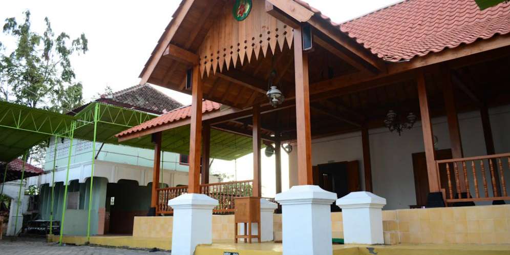 Makam Kyai Nur Iman