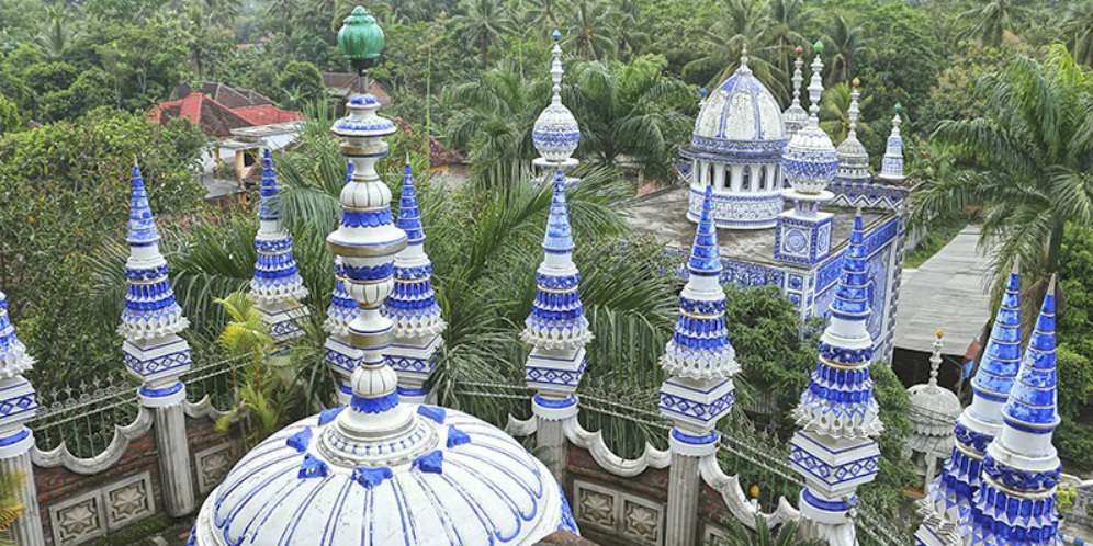 Masjid Tiban dan Gereja Kayutangan