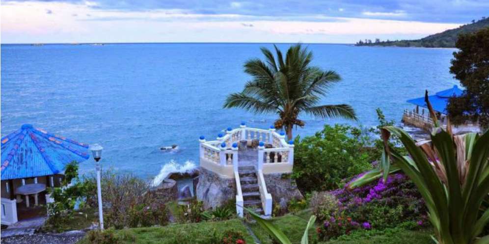 Pantai Tanjung Pesona