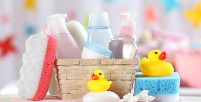 Tips Menyiapkan Peralatan Mandi Bayi Baru Lahir