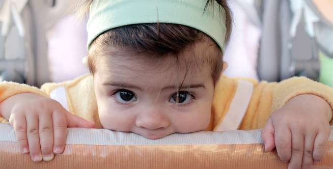 Bayi Bermain Air Liur, Ternyata Ada Manfaatnya