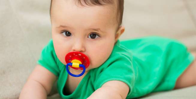 Bayi Bermain Air Liur, Ternyata Ada Manfaatnya