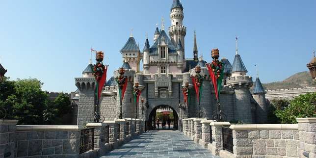 Restoran Halal: Hong Kong Disneyland Resort