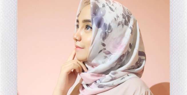 Gaya Hijab Girly, Pink dan Floral