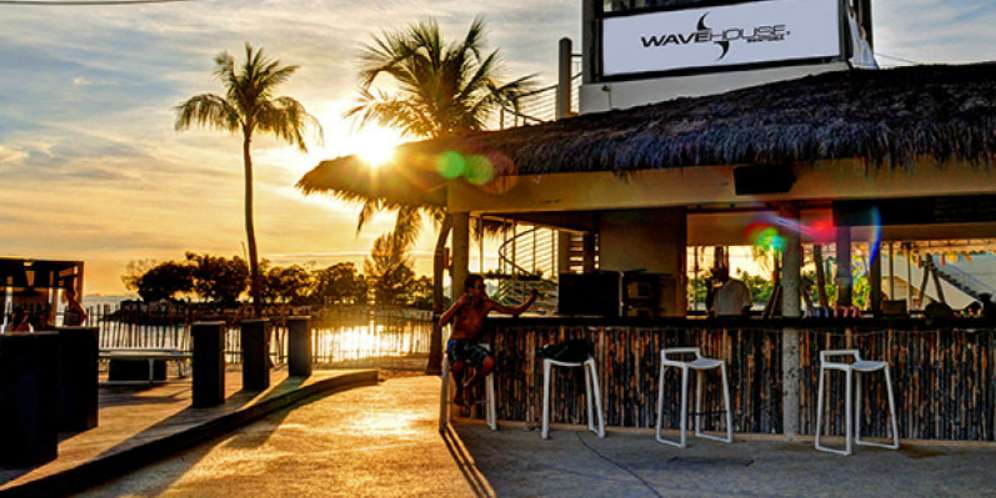 Menikmati Wisata Alam