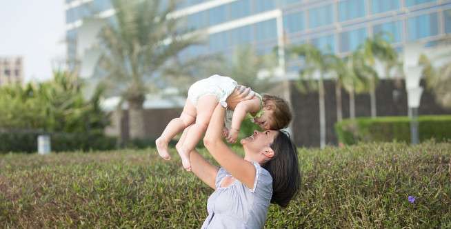 Menggerakkan Tubuh Bayi