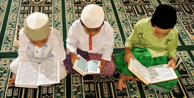 5. Membimbing anak mengikuti ajaran Islam