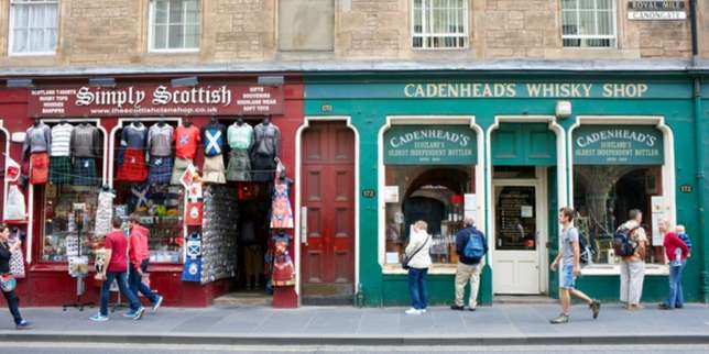 Hindari Belanja Souvenir di Royal Mile