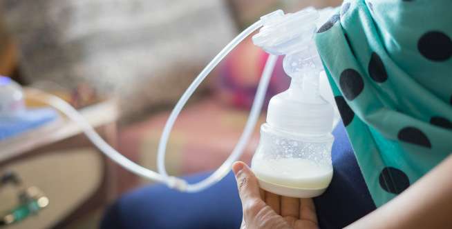 Tahan Berapa Lama ASI Perah di Luar Kulkas? Yuk Cari Tahu