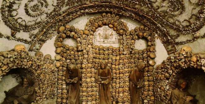 Pemakaman Kuno Catacombs di Roma