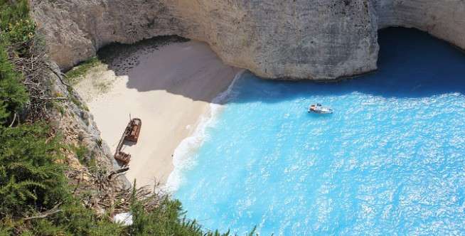 Pantai Navagio Zakynthos, Yunani