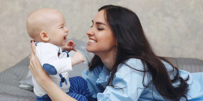 Mengasah Kemampuan Otak Bayi Sejak Dini
