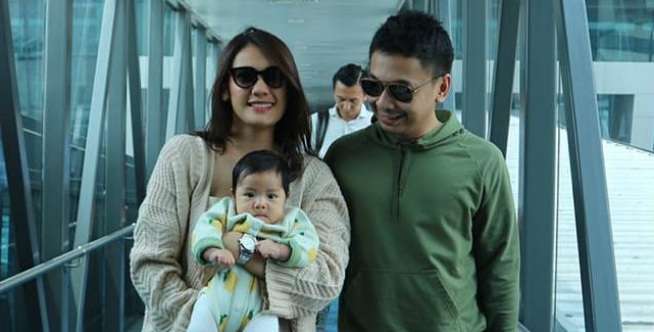 Usia 1 Hari, Anak Raditya Dika Sudah Bisa Tutupi Biaya Rumah Sakitnya