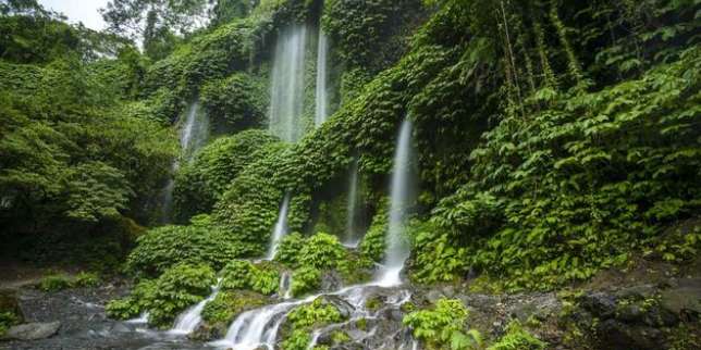 Air Terjun Benang Kelabu