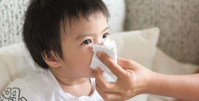 Cara Mengatasi Demam dan Pilek dengan Saline Drop