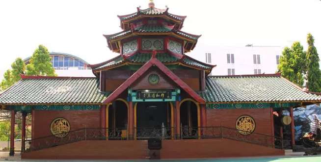 Wisata Religi Masjid Unik di Jawa Timur