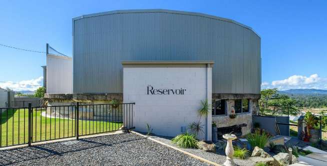 Tank Air Bekas Pabrik Diubah Jadi Rumah Mewah, Lihat Isinya