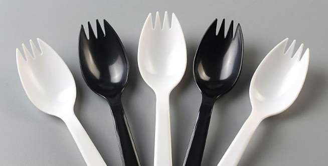Alat makan plastik sekali pakai