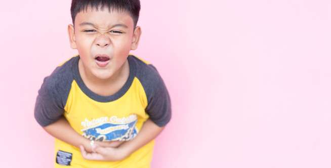 Penyebab Mual pada Anak: Infeksi dan Kekenyangan