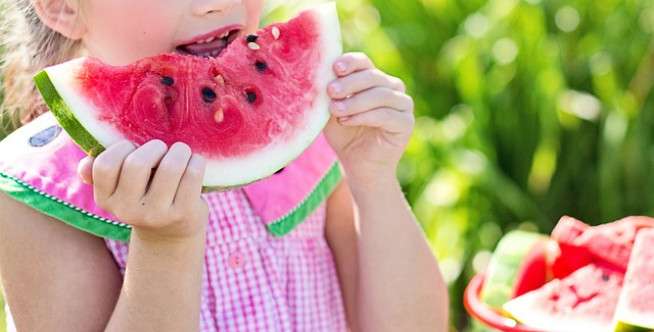 Cara Mengatasi Dehidrasi Anak dengan Buah dan Sayur