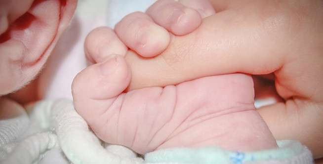 Manfaat Tea Tree Oil untuk Meredakan Luka Bayi