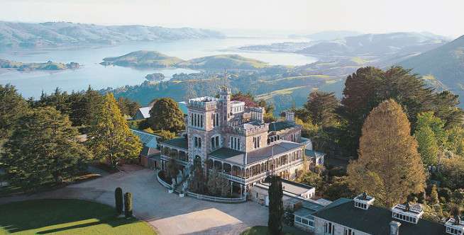 Hotel Berhantu Kastil Larnach