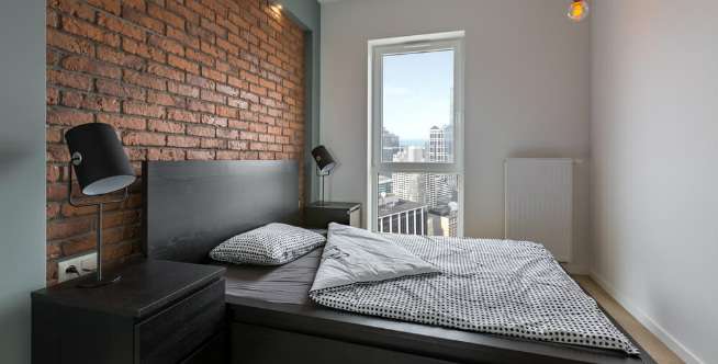 Kamar Tidur Warna Merah