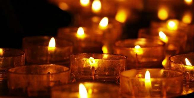 Matikan lilin sebelum tidur