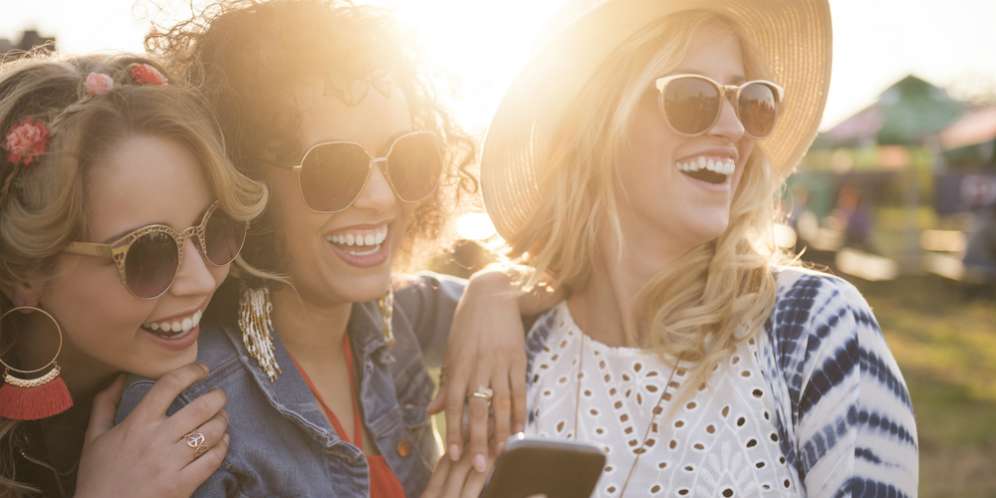 Berkenalan dengan Orang Lain Saat Hadir Seorang Diri