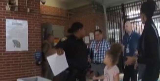Lihat Videonya Anak Tersebut Saat Dijemput Polisi
