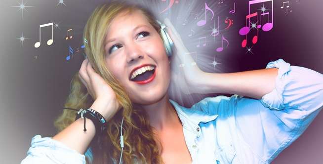 Tidak Boleh Menyanyikan Lagu Berkonten Porno di Tempat Umum
