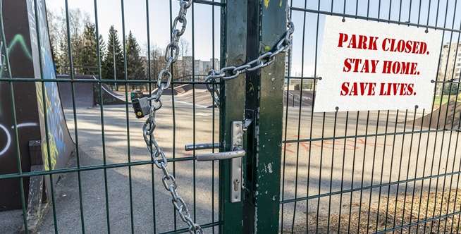 Memperpanjang masa lockdown