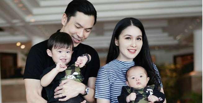 Habiskan Waktu di Rumah, Sandra Dewi Bikin Jadwal Khusus untuk Anaknya
