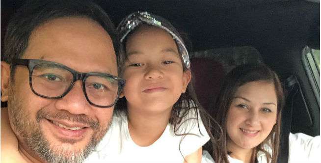 Aksi Gemas Indra Brasco dan Putrinya Joget TikTok, Super Kompak!
