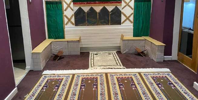 Hadirkan Nuansa Ramadhan, Warga Muslim Inggris Bikin 'Masjid' dalam Rumah