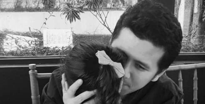 Sang Putri Ulang Tahun, Emil Dardak Jadi Pemain Keyboard