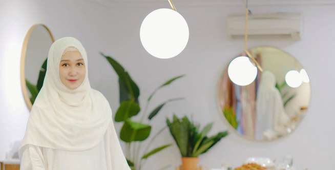 Dapur dengan pemandangan kolam