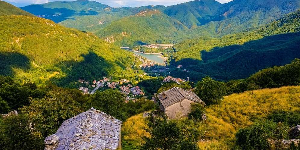 Danau Dikuras