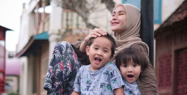 Waduh, Putra Zaskia Mecca Menangis Heboh karena Lagu 'Mamah Muda'