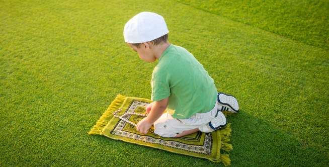 3. Ceritakan makna salat
