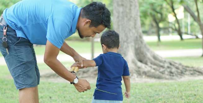 Usia 2 Tahun, Momen Penting Pengasuhan Ayah Bagi Anak Lelaki