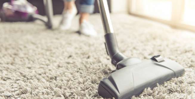 2. Lantai yang tertutup furnitur